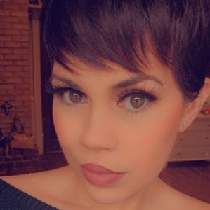 Meet your Posher, Caroline